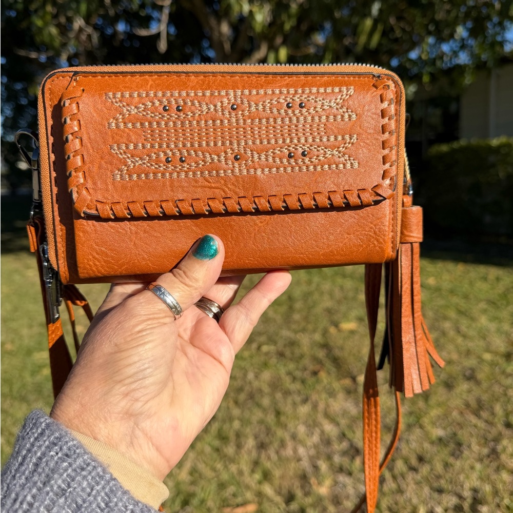 SAM & HADLEY Elegant Brown Vegan Leather Clutch/Crossbody Bag with Tassel - Picture 14 of 15